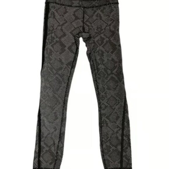 Lululemon Kill the Lights Out Reflective Reptile Pace Tight 6 Luxe Edition - Picture 4 of 6